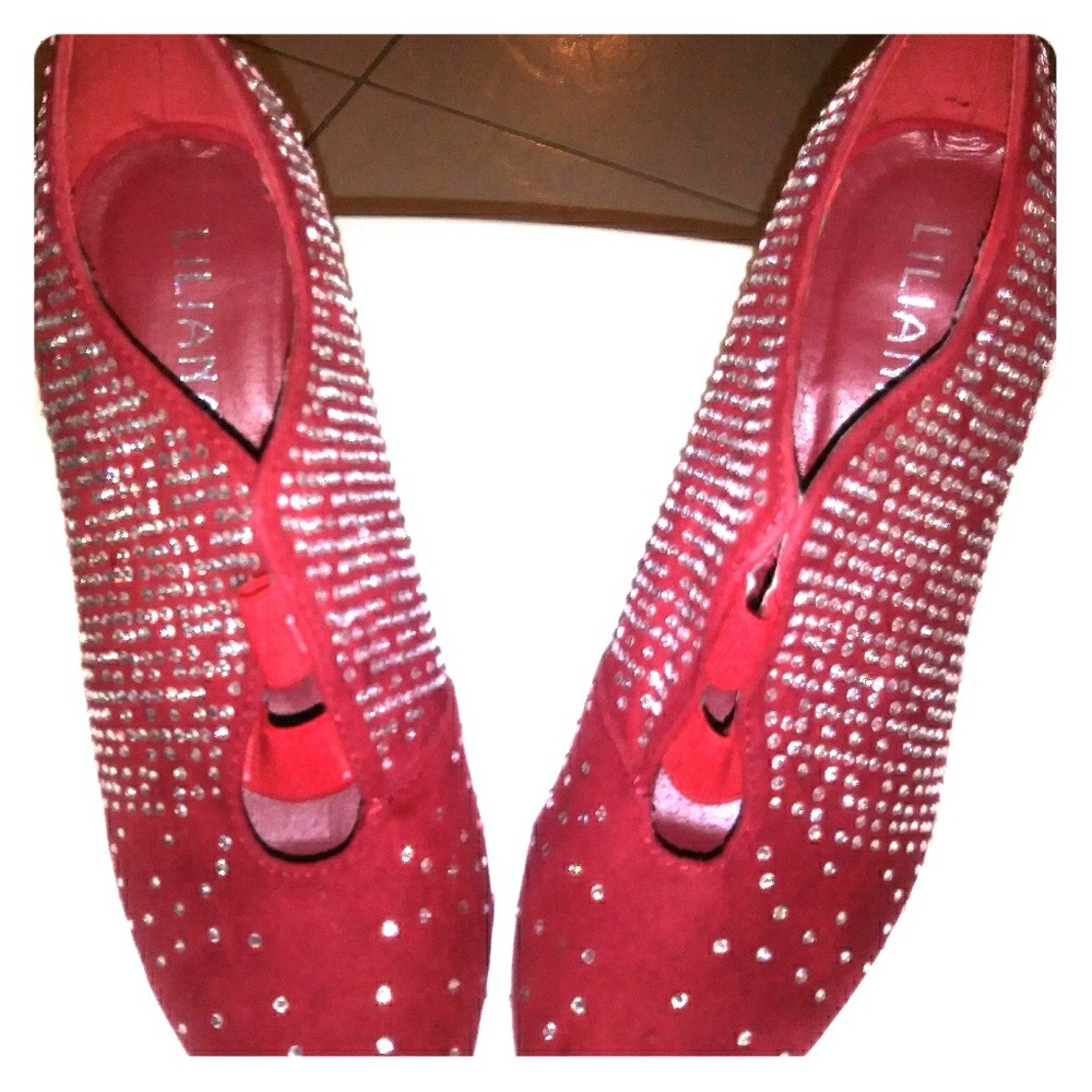 💜😭FINAL SALE!! 💜😭Red bling Shoe